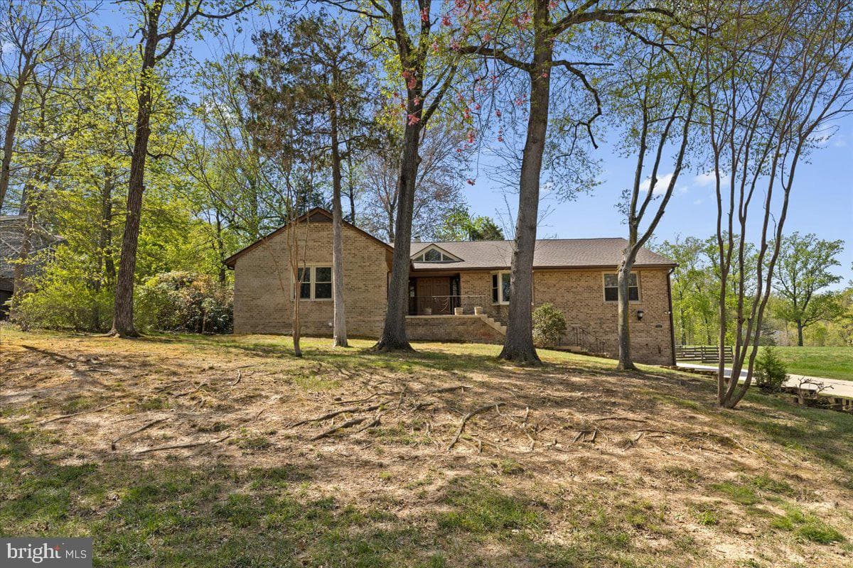 727 Gleneagles Drive photo 3