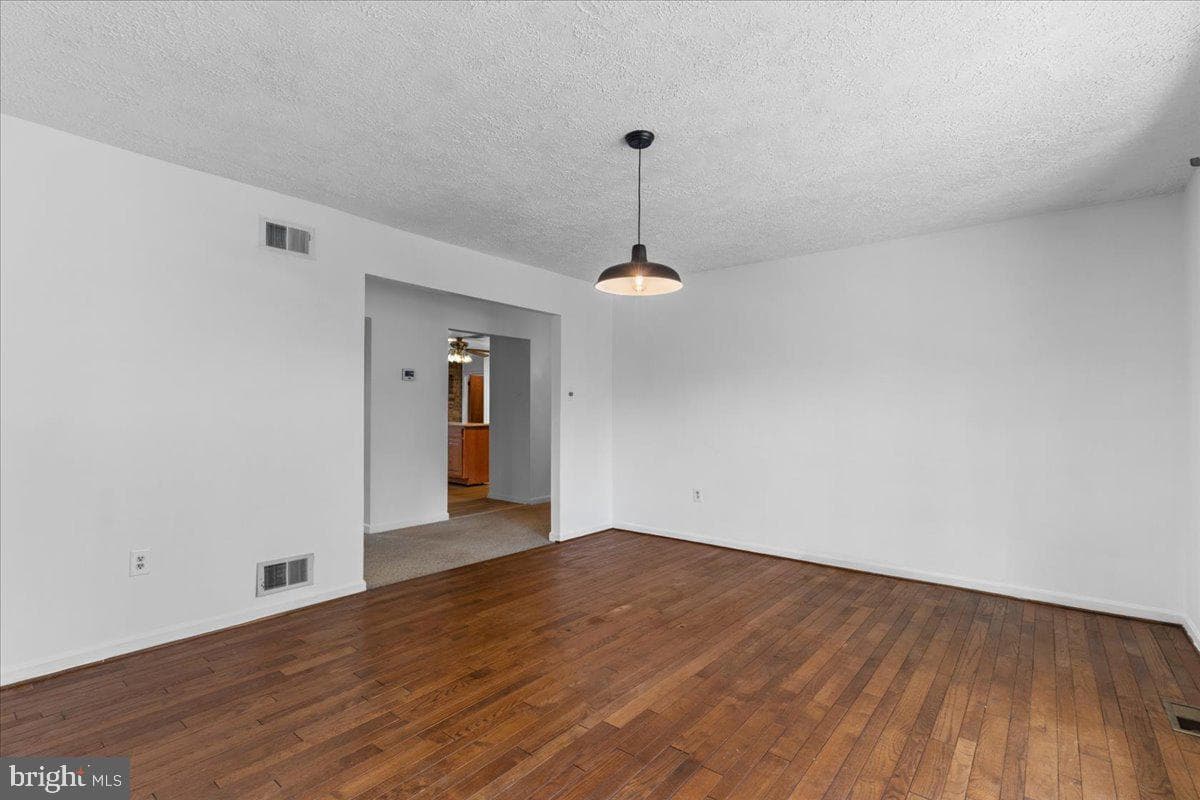 727 Gleneagles Drive photo 8