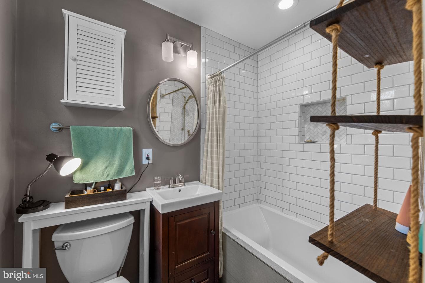 4702 Longfellow Street photo 32