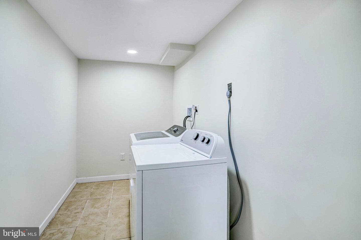 8124 Gavin Street photo 23