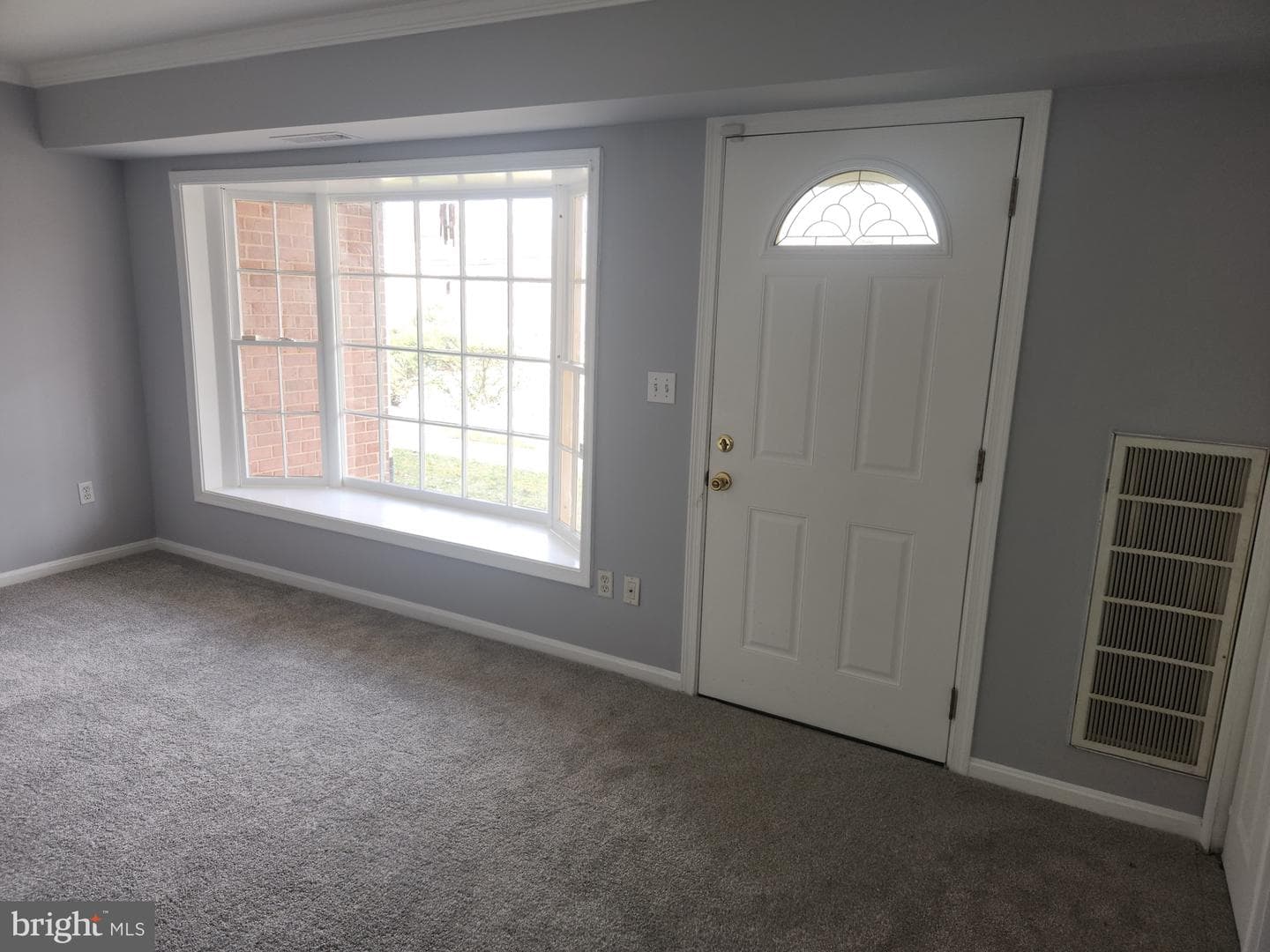 7748 Lakecrest Drive photo 6