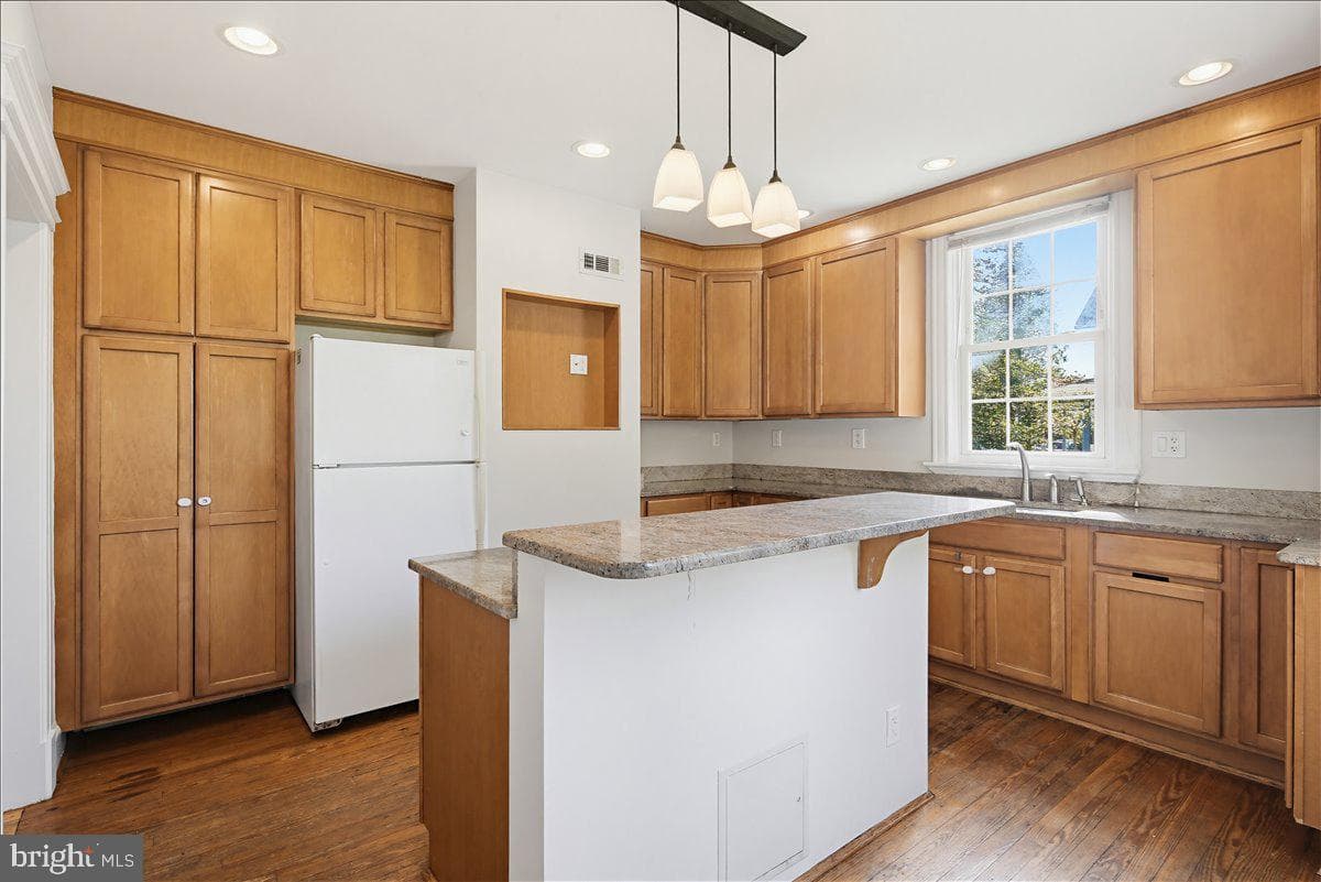 328 Laurel Avenue photo 17