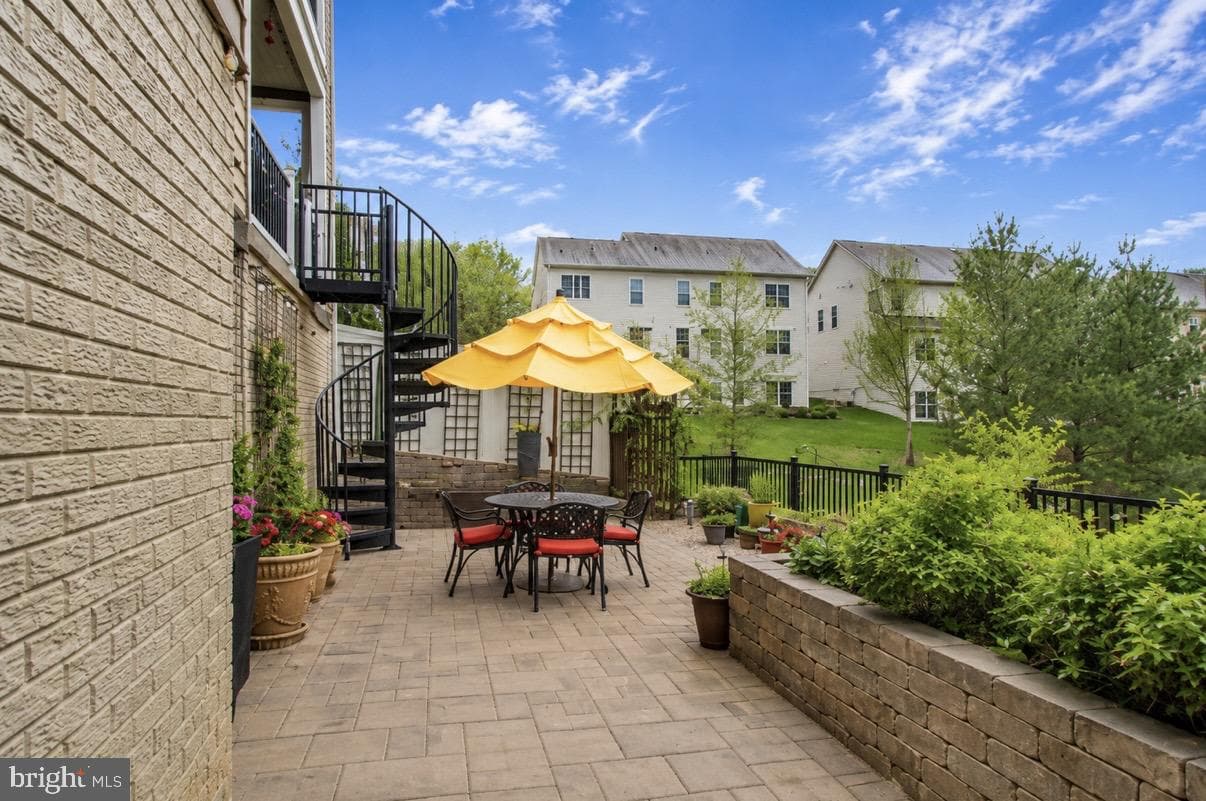4205 Captain Perry Court photo 5
