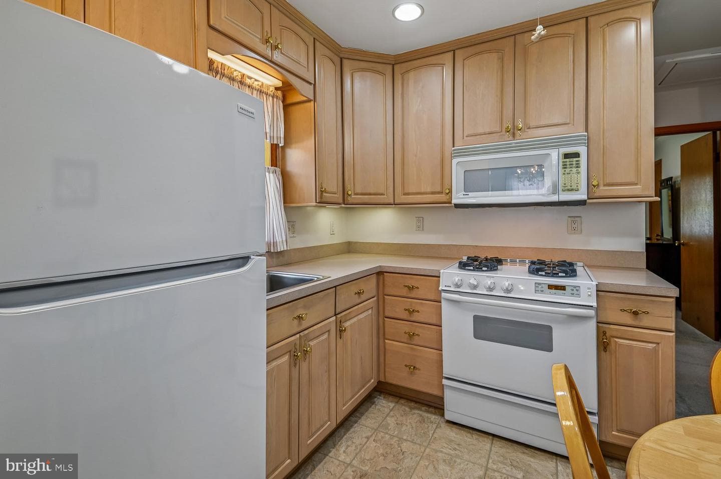 4704 Cardinal Avenue photo 10