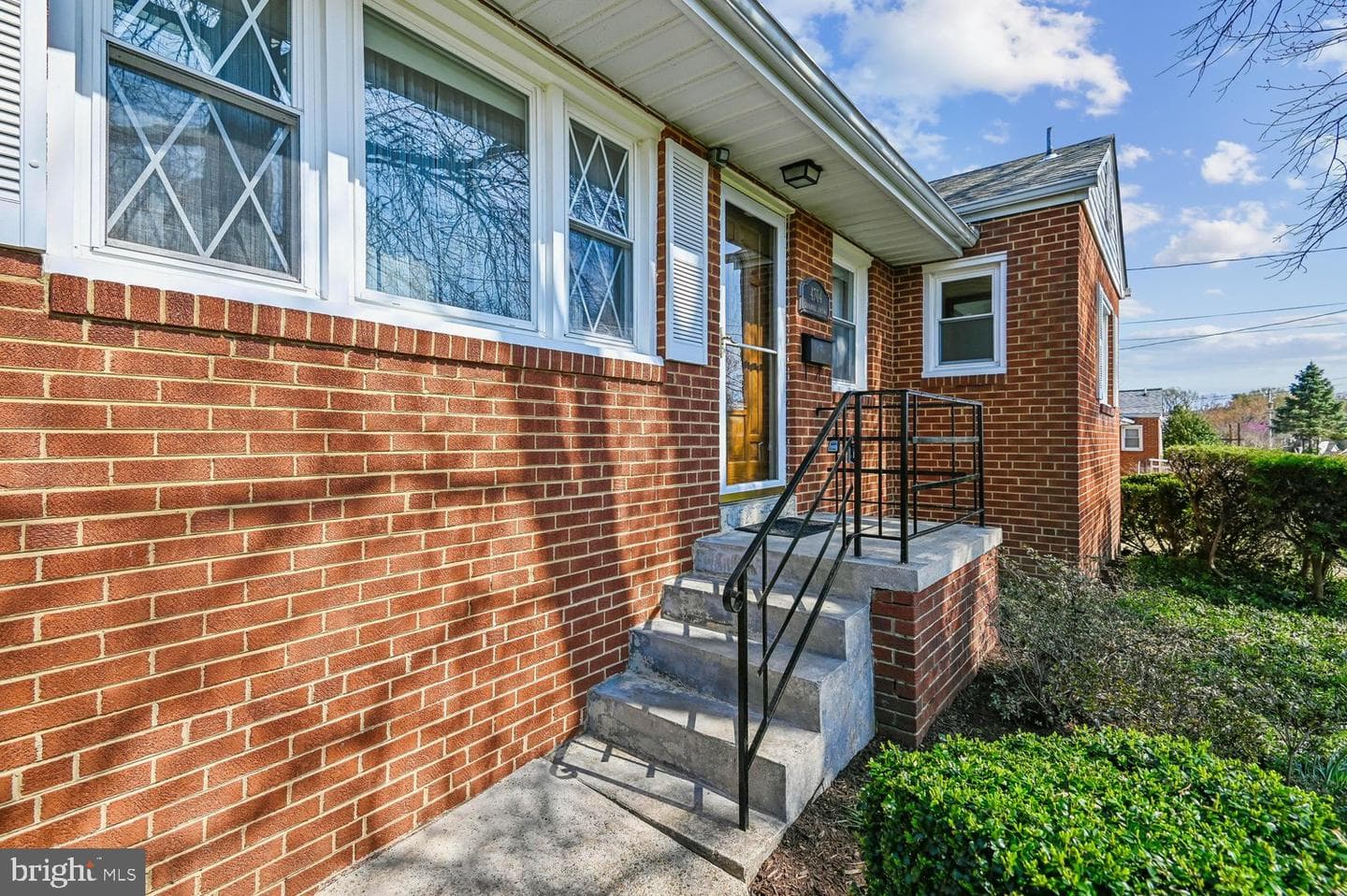 4704 Cardinal Avenue photo 2