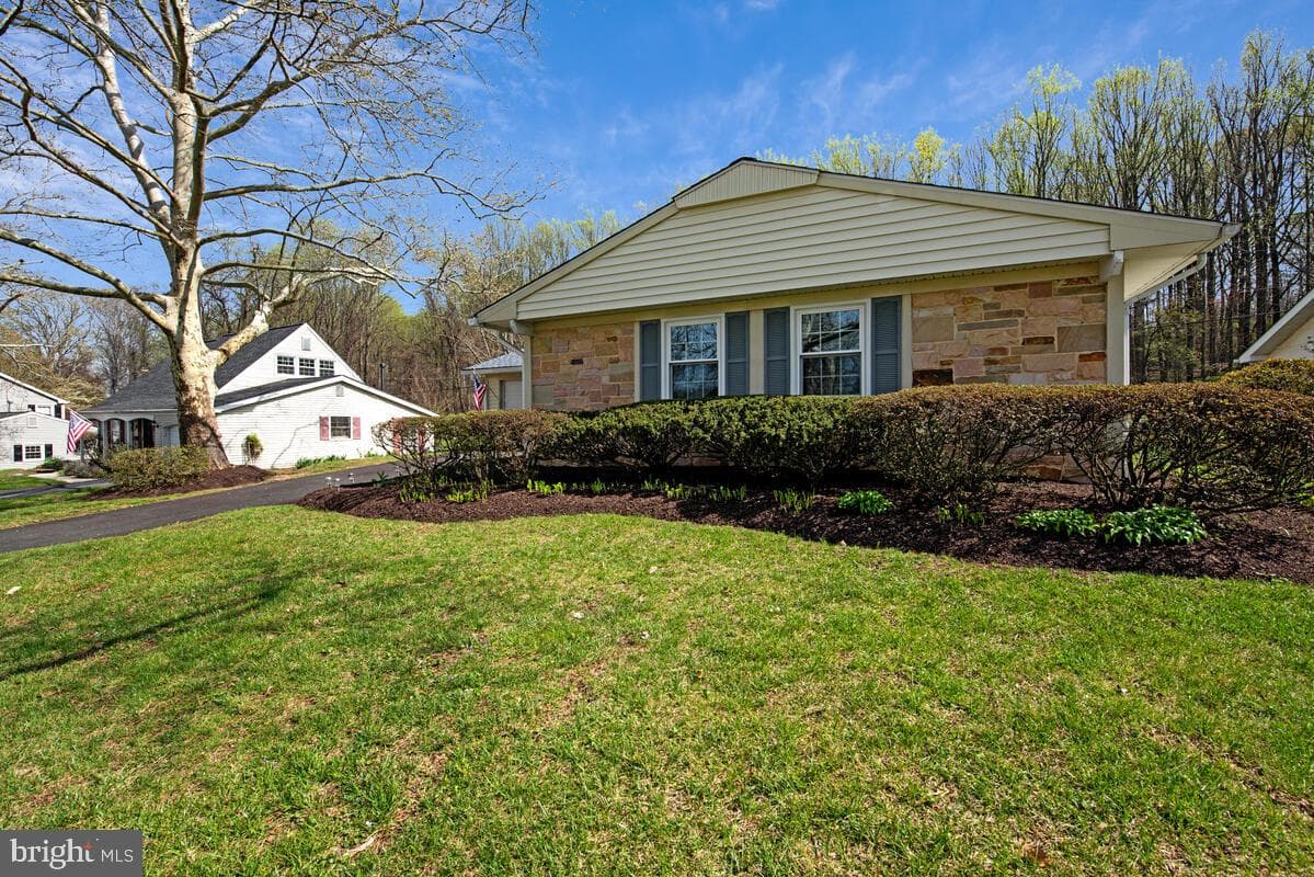 13215 Idlewild Drive photo 2