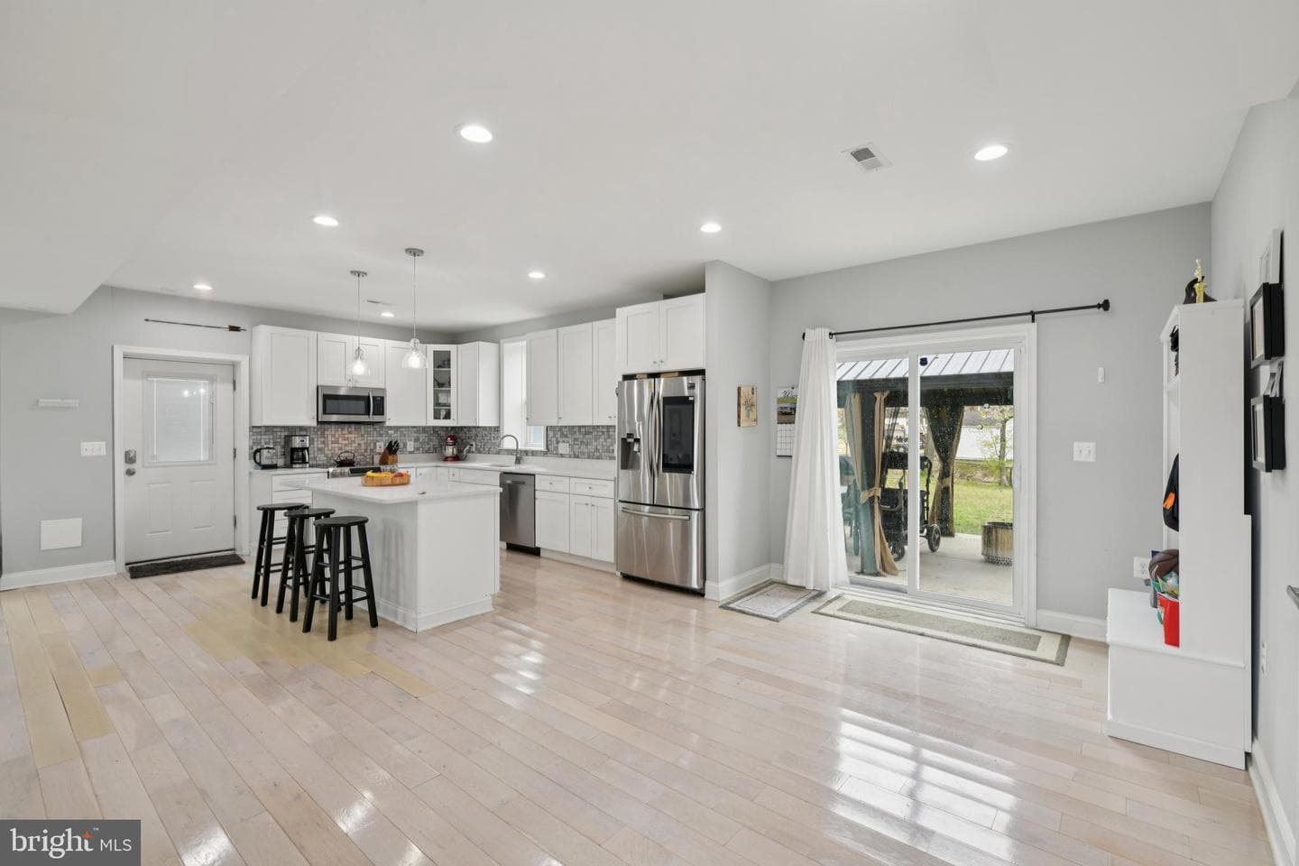 8401 Rockwell Drive photo 2