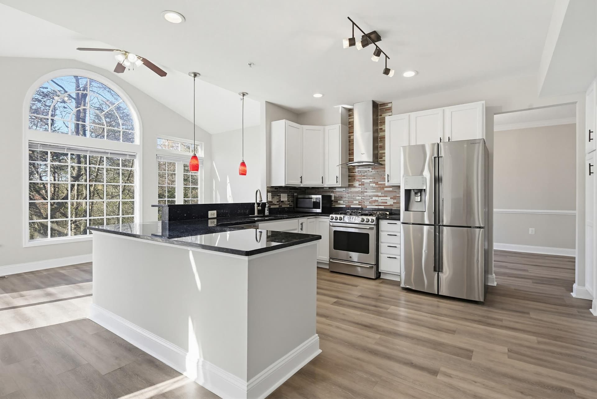 14603 Farnham Lane photo 13