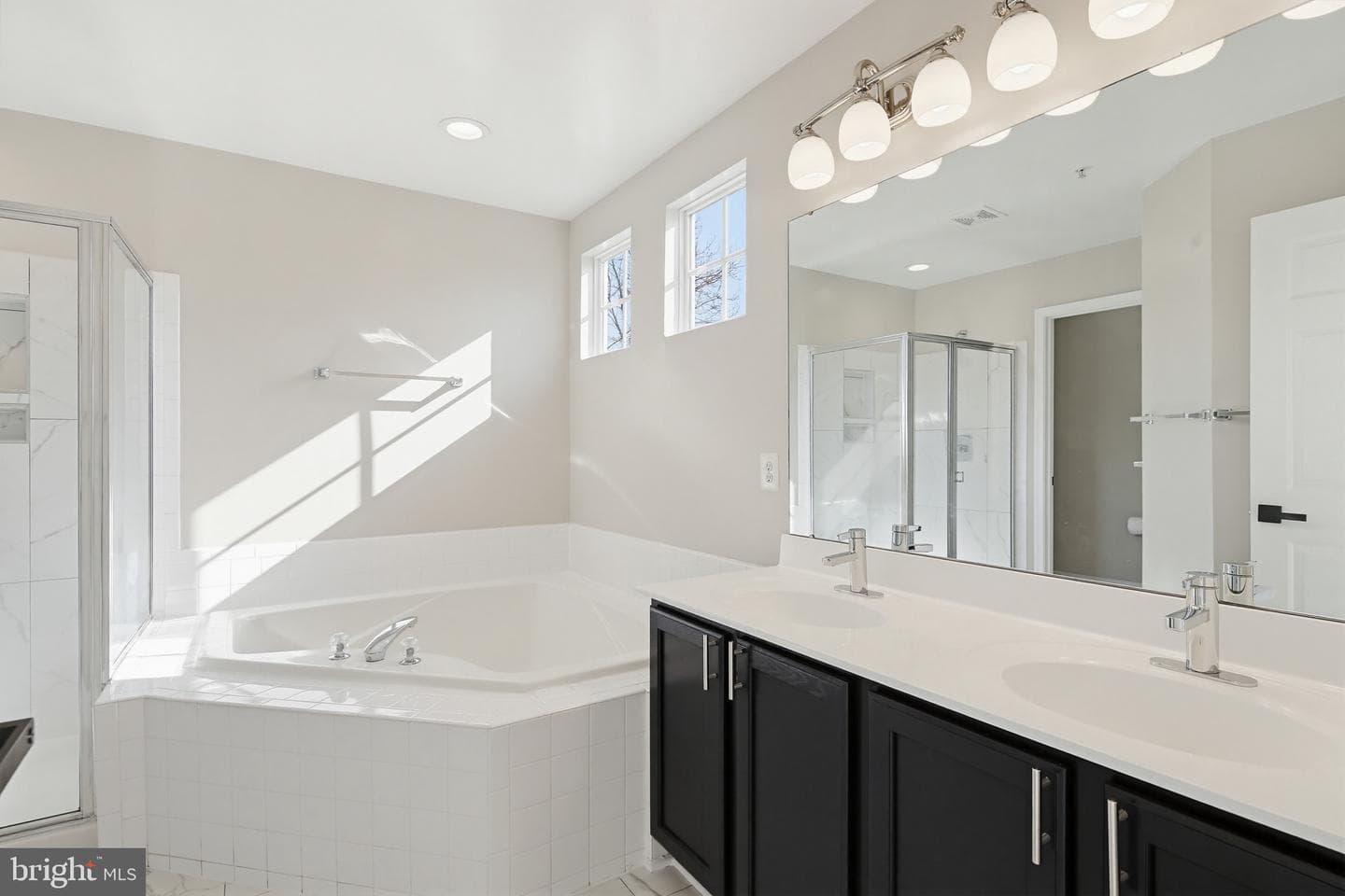 14603 Farnham Lane photo 33