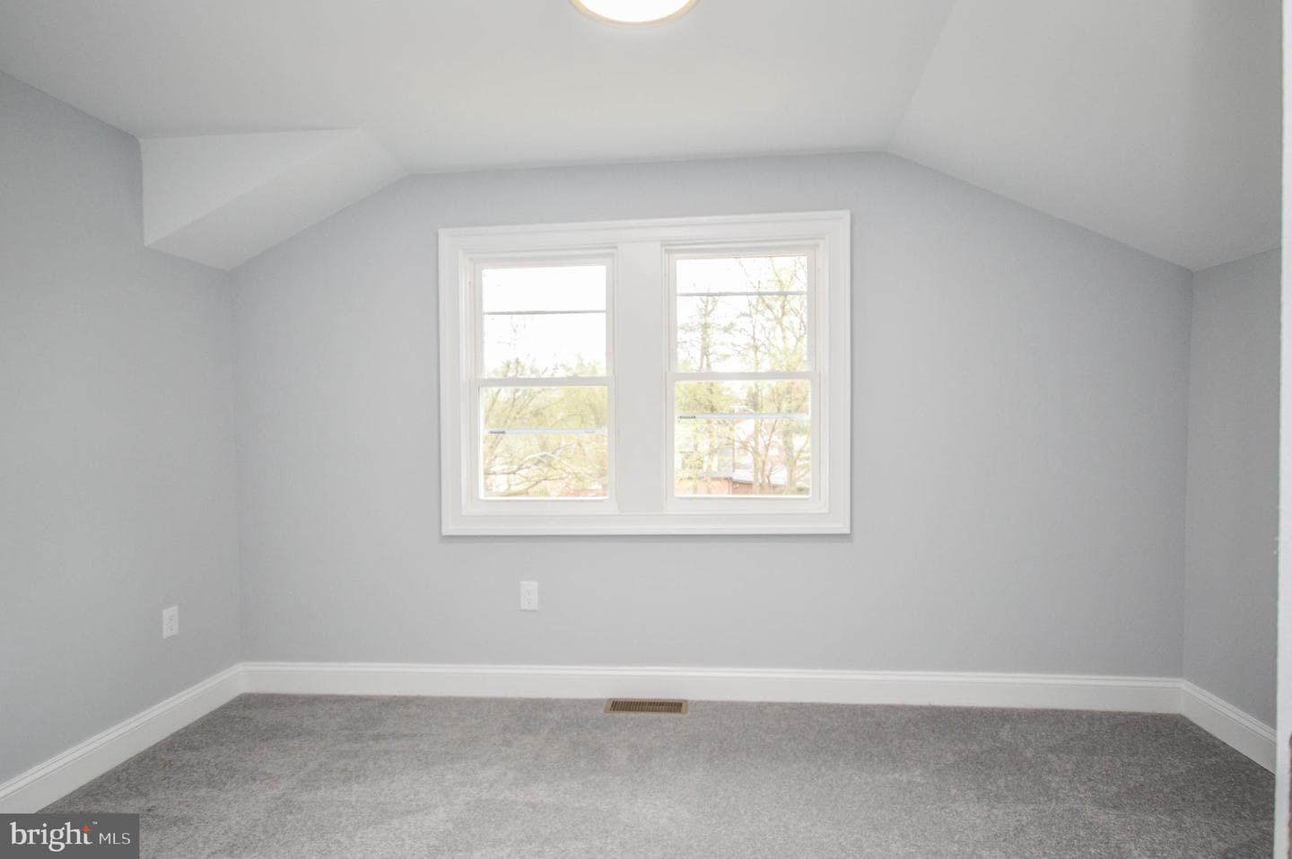 2807 Belleview photo 36