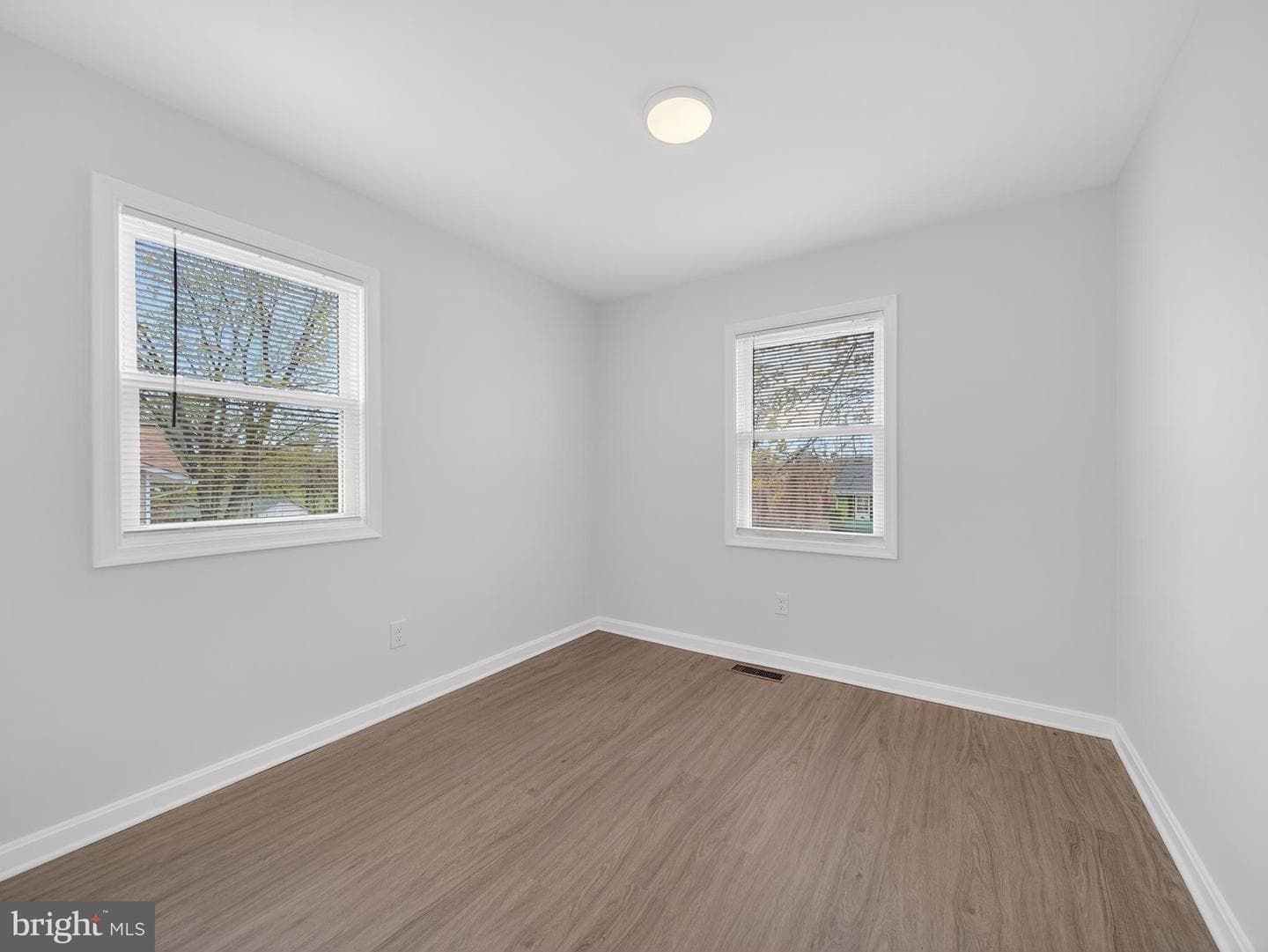 8608 Girard Street photo 20