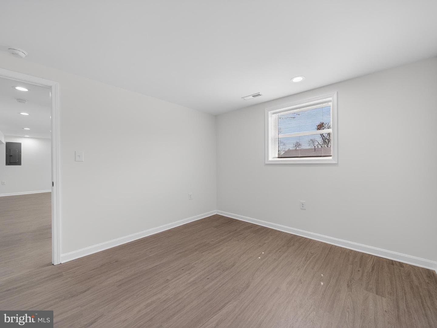 8608 Girard Street photo 29