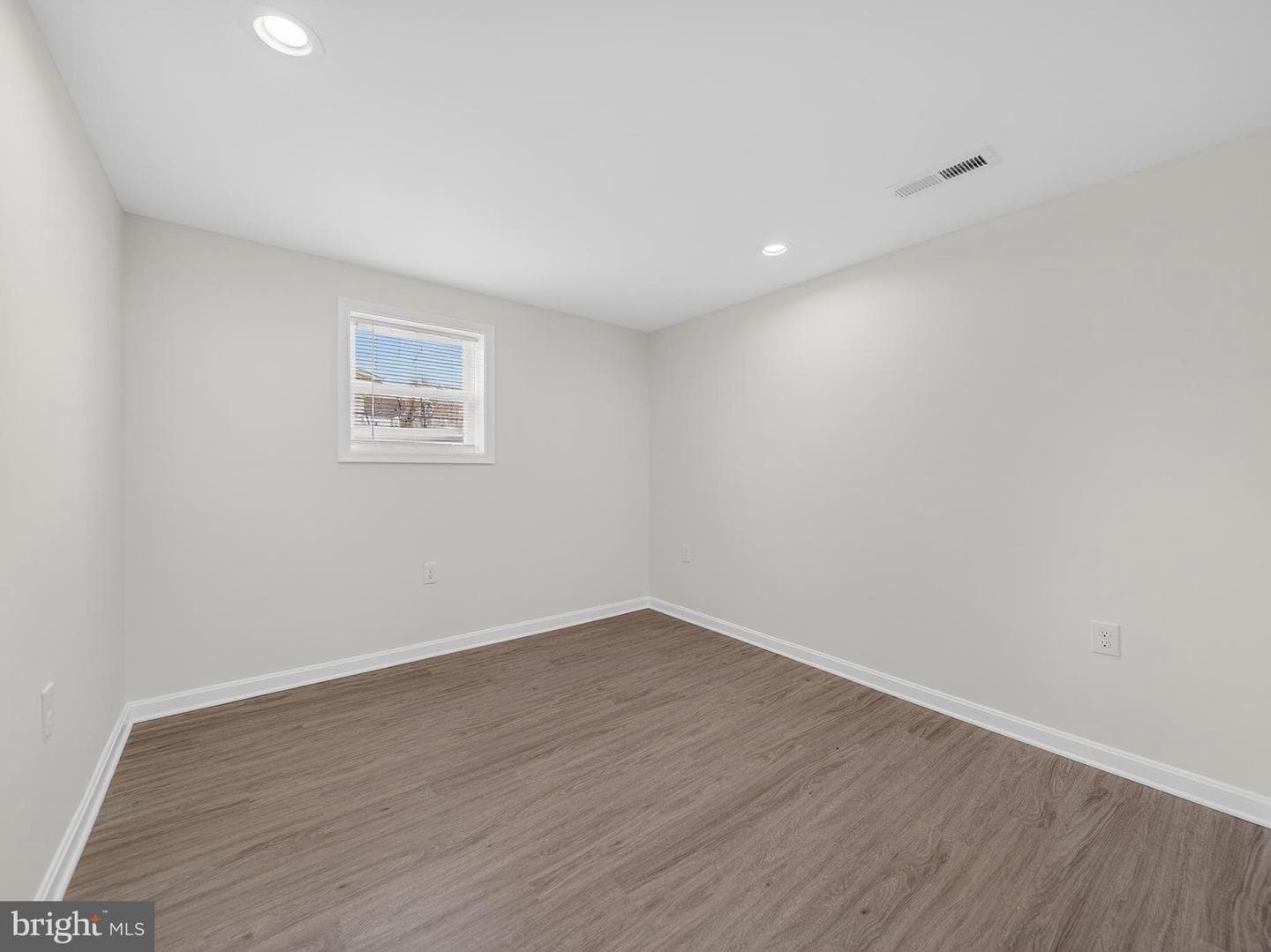 8608 Girard Street photo 31
