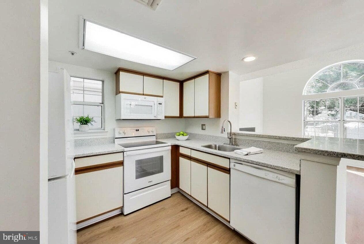 15775 Easthaven Court #301 photo 12