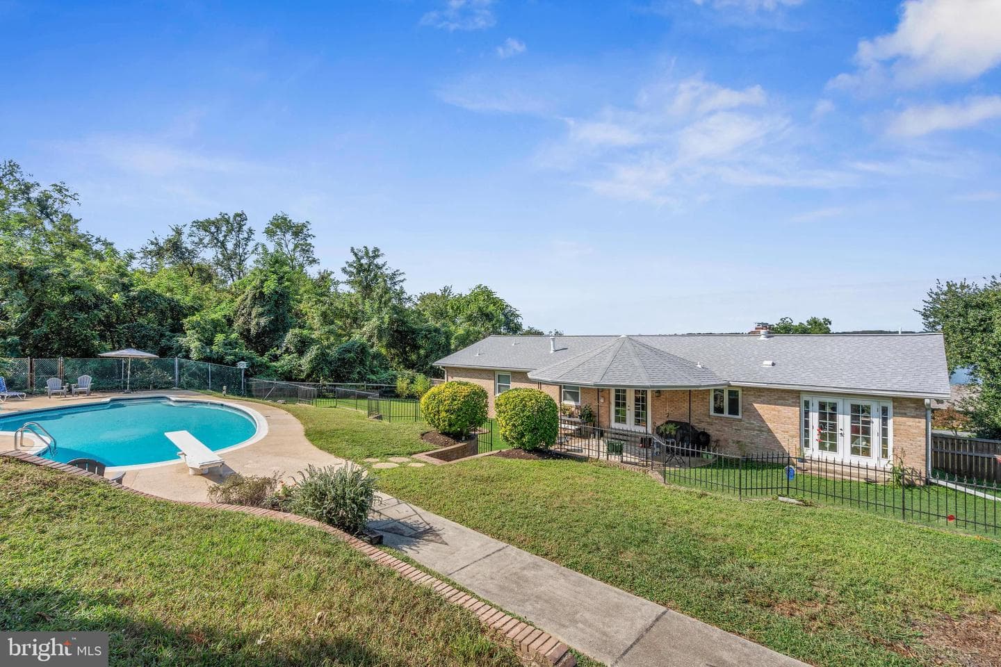9712 Potomac Drive photo 3