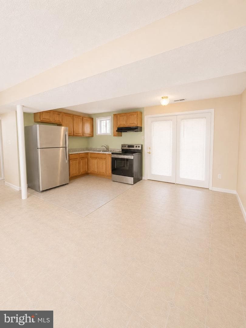 6204 Cipriano Road photo 13