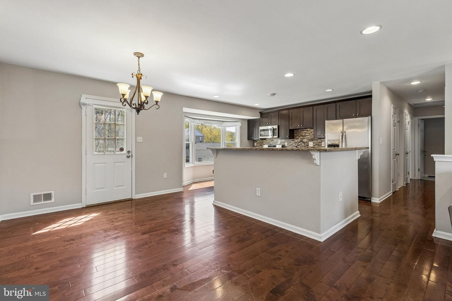 5903 Sylvia Court photo 4