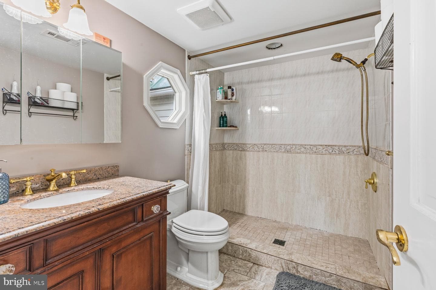 1105 Montgomery St photo 17