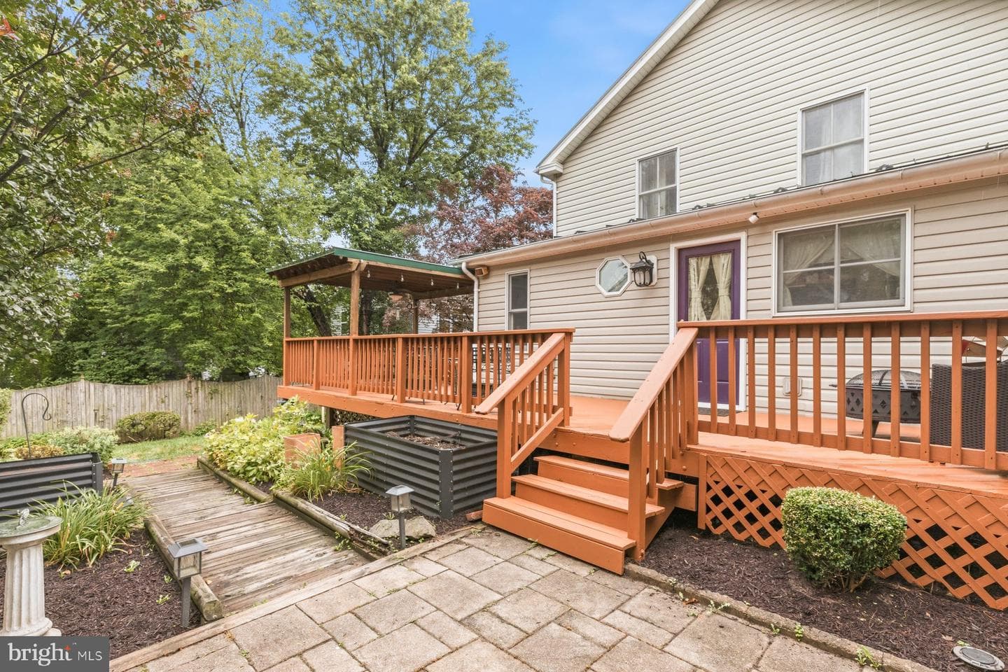 1105 Montgomery St photo 31