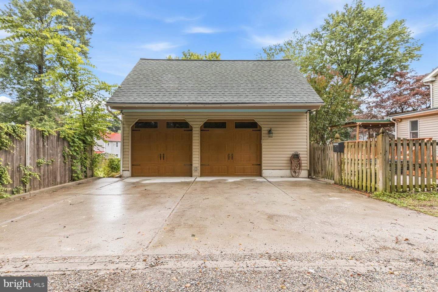 1105 Montgomery St photo 32