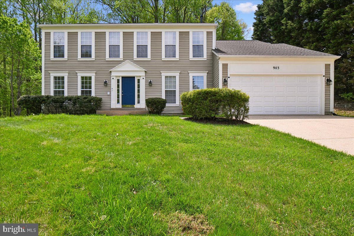 903 Brook Street photo 2
