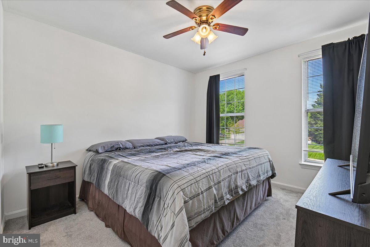 903 Brook Street photo 36