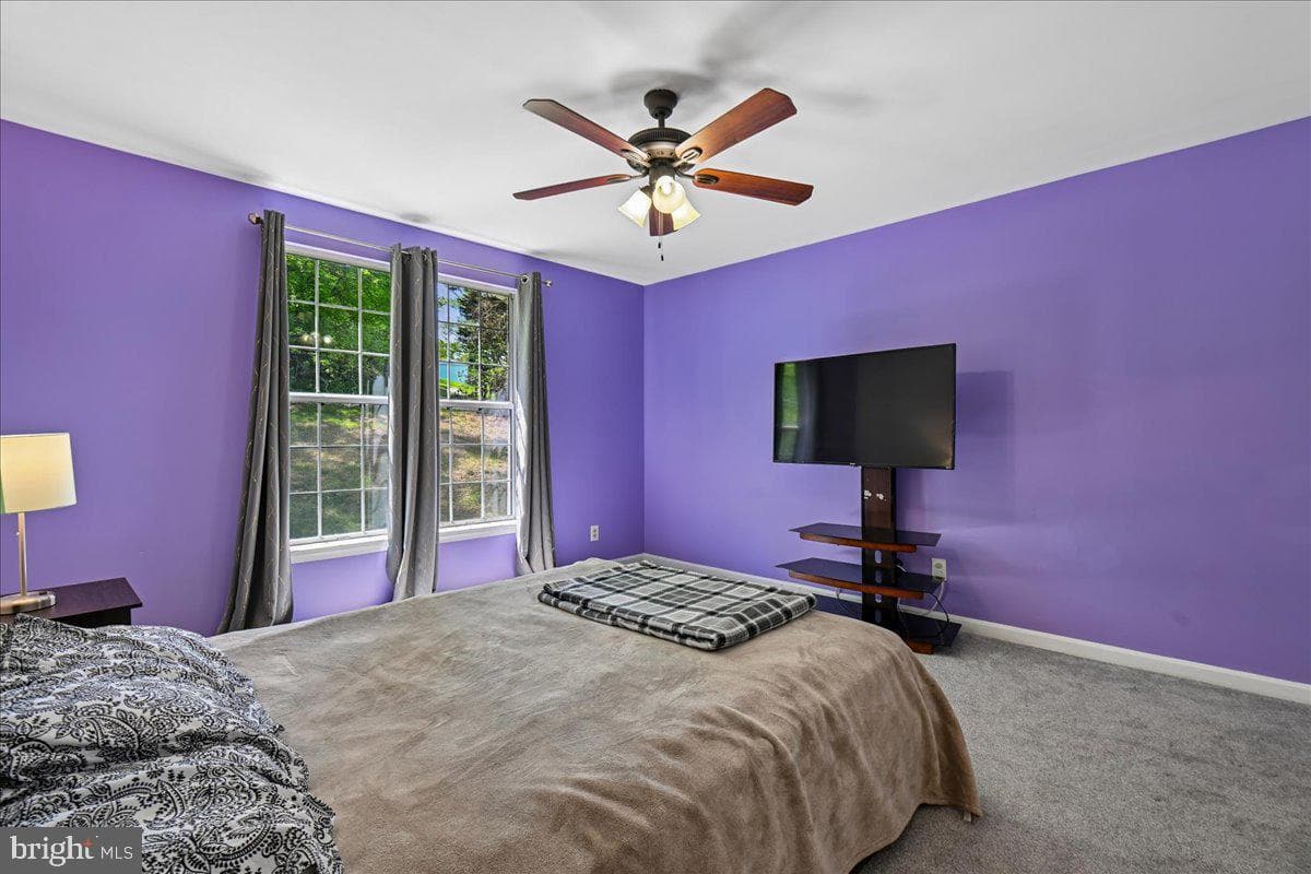 903 Brook Street photo 40