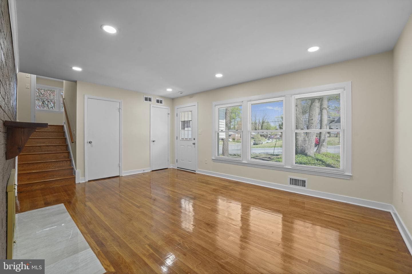 8405 Ravenswood photo 13
