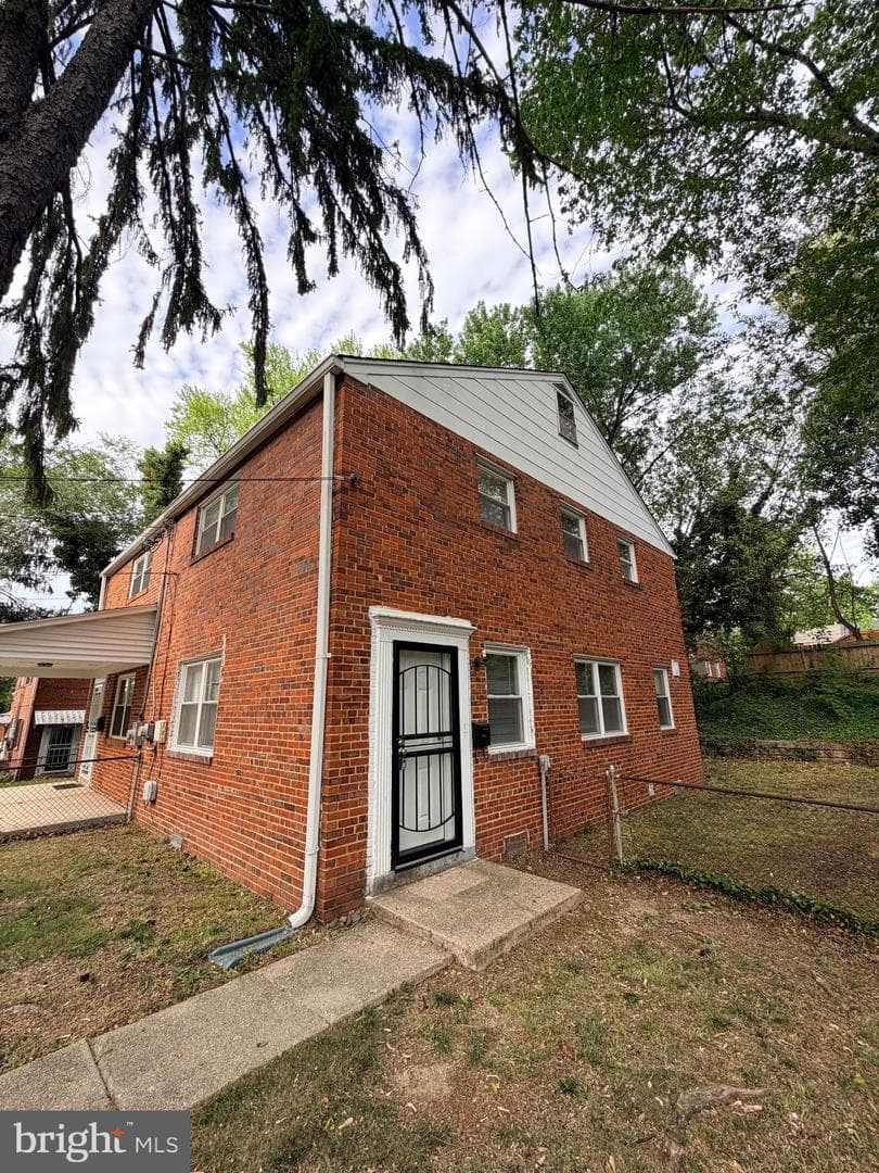 2220 Gaylord Drive photo 4