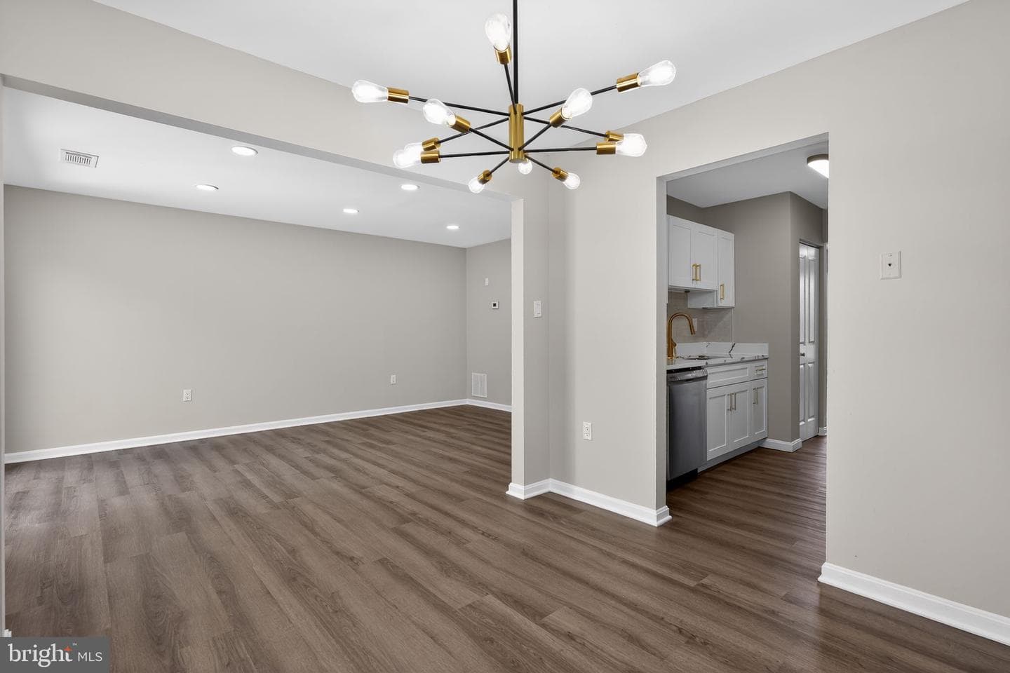 7509 Courtney Place photo 13