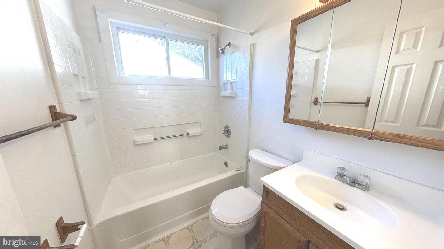 9906 Lanham Severn Road photo 14
