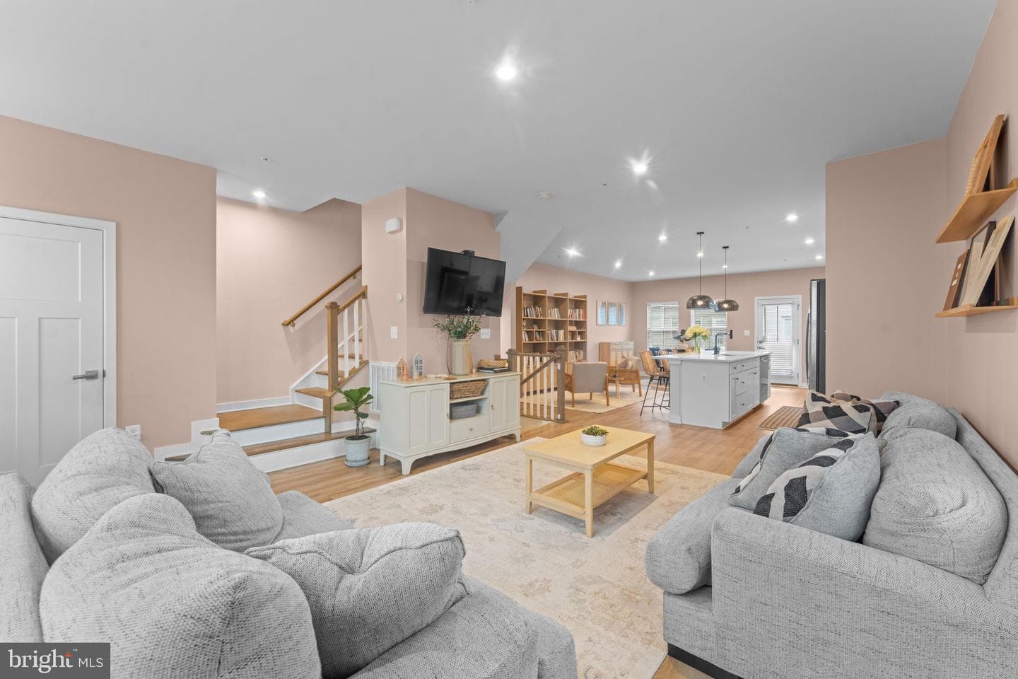 160 Lyons Creek Drive photo 4