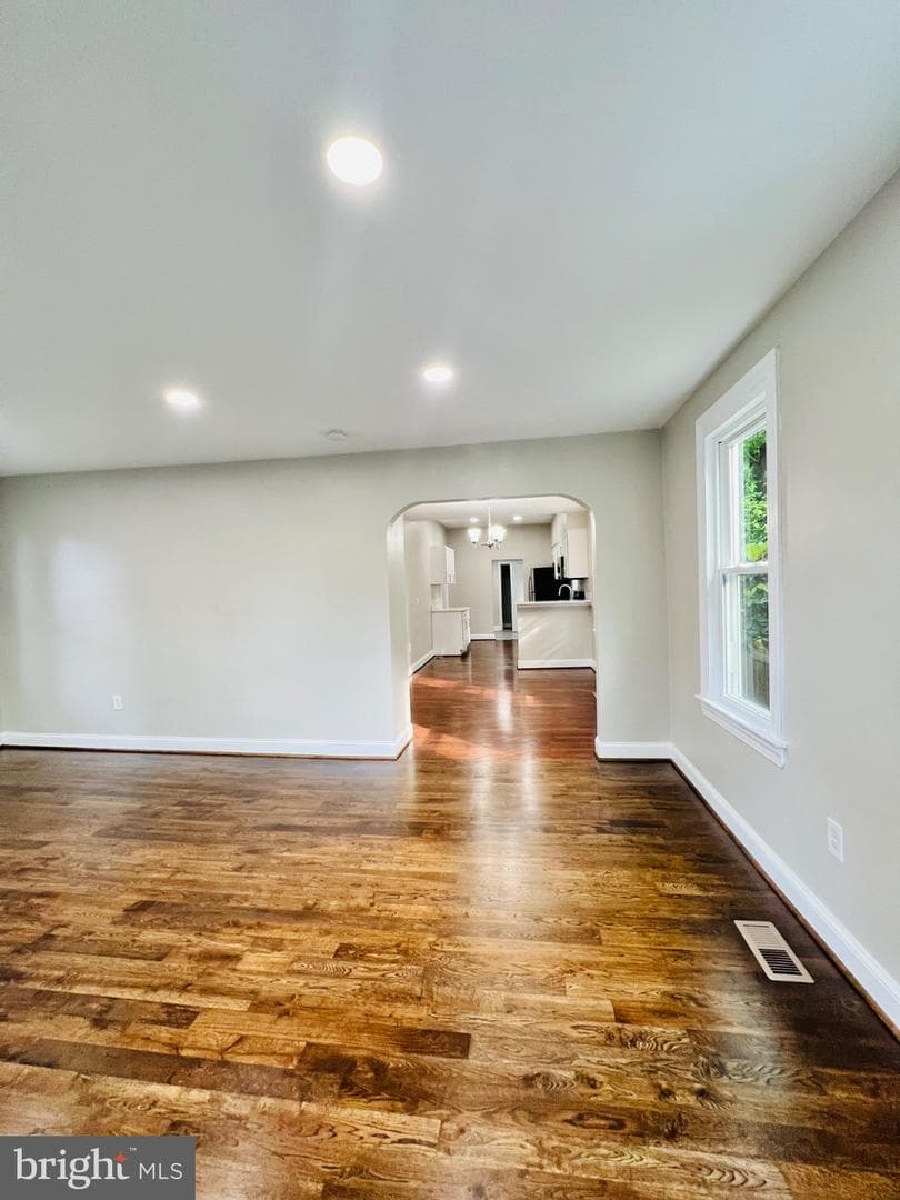 5709 Dade Street photo 12
