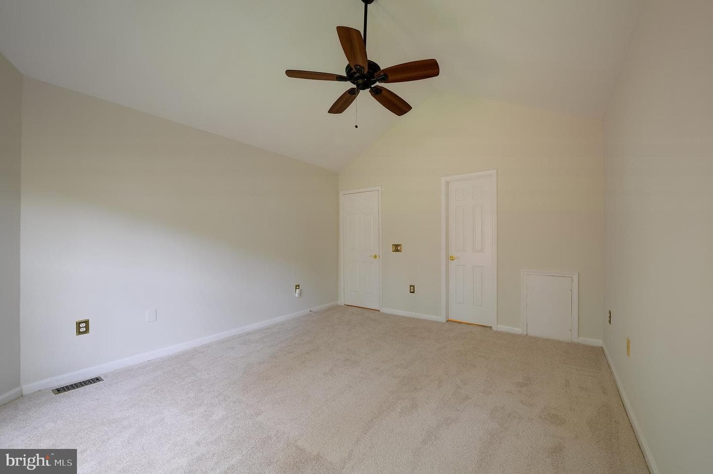 14224 Greenview Drive photo 17