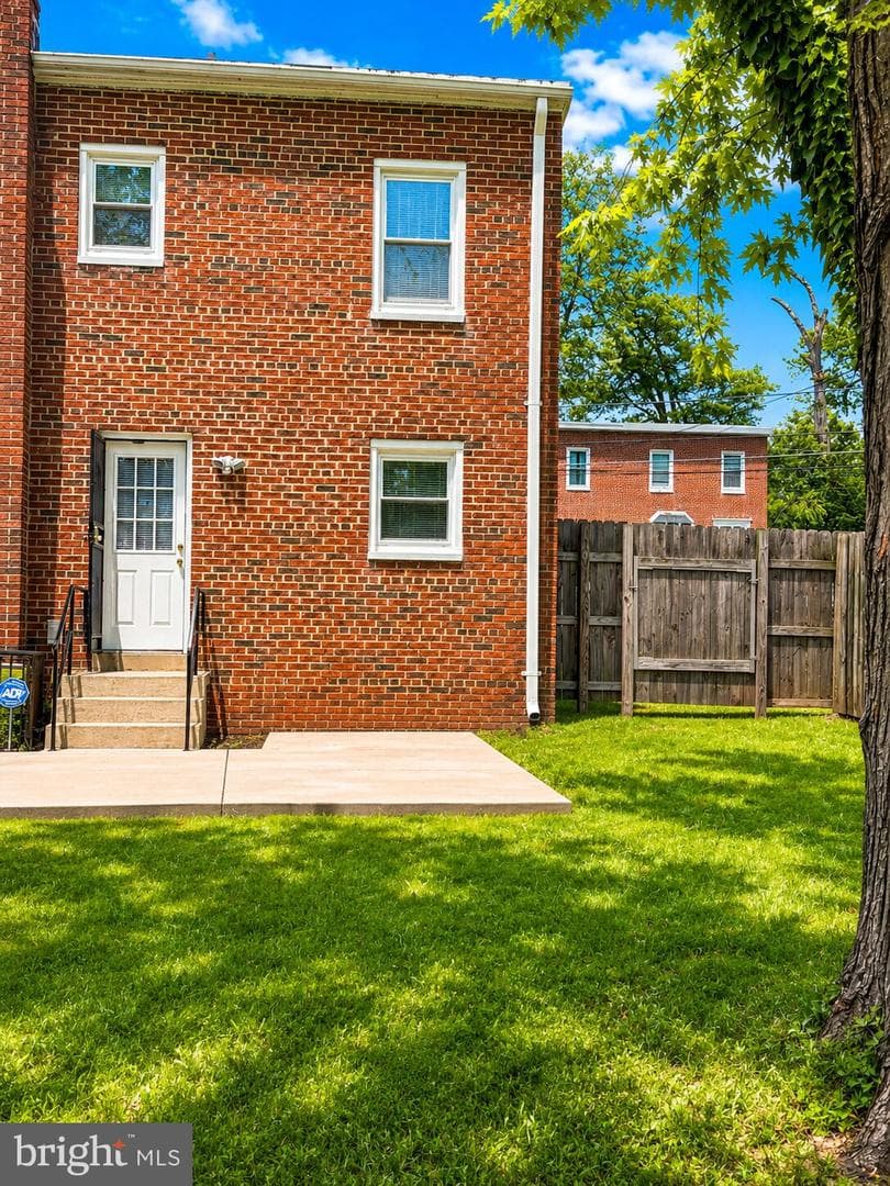 1120 Carrington Avenue photo 25