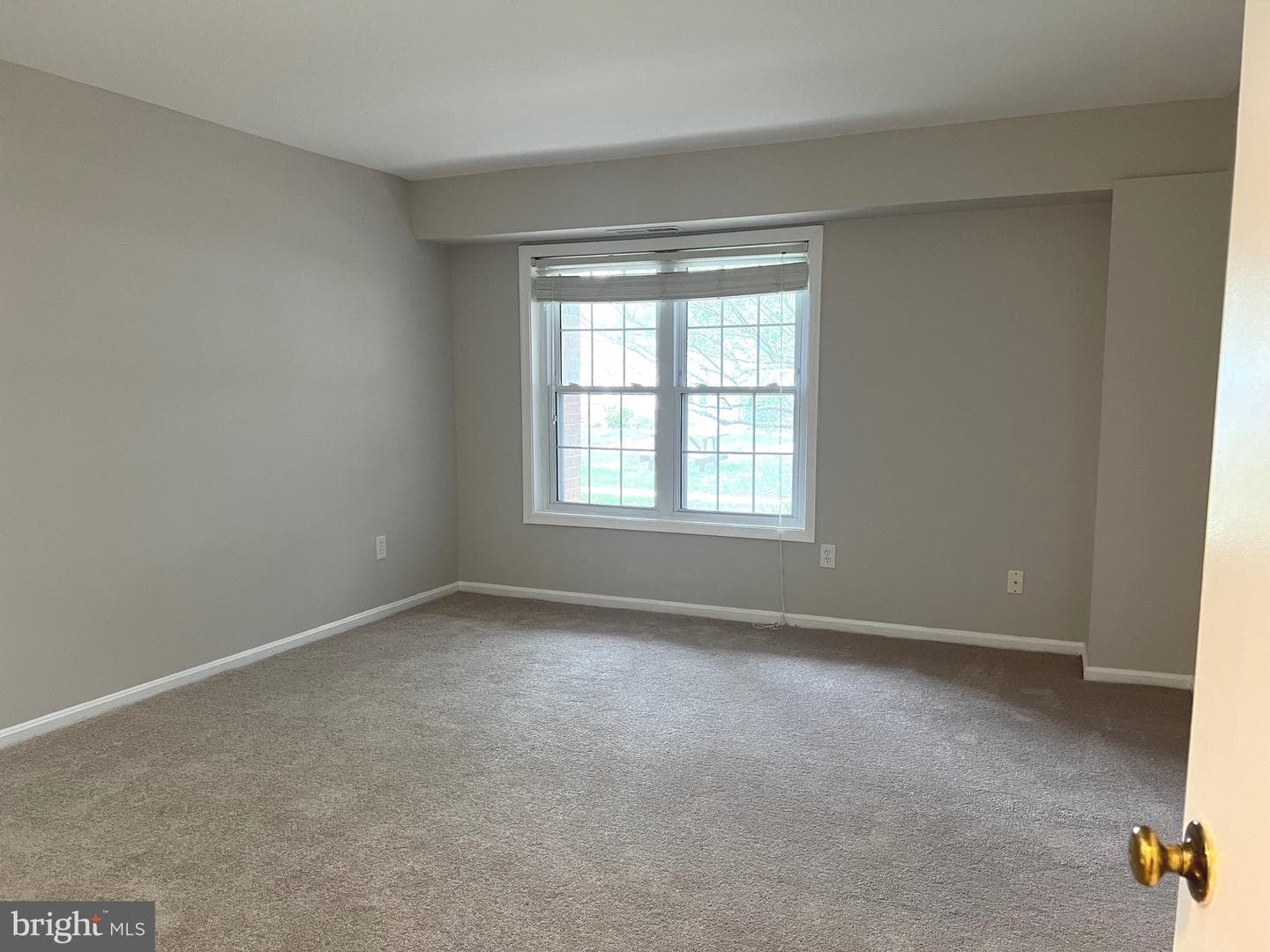 7922 Lakecrest Drive photo 5