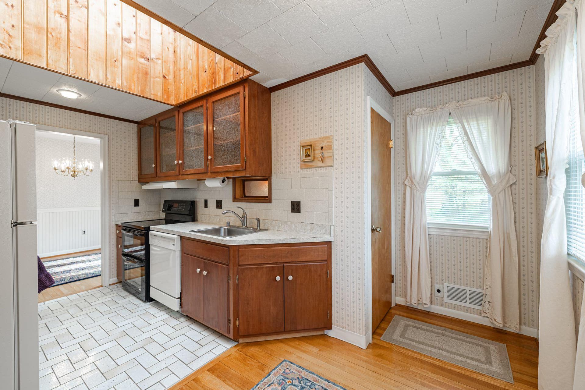 10904 Fleetwood Drive photo 12