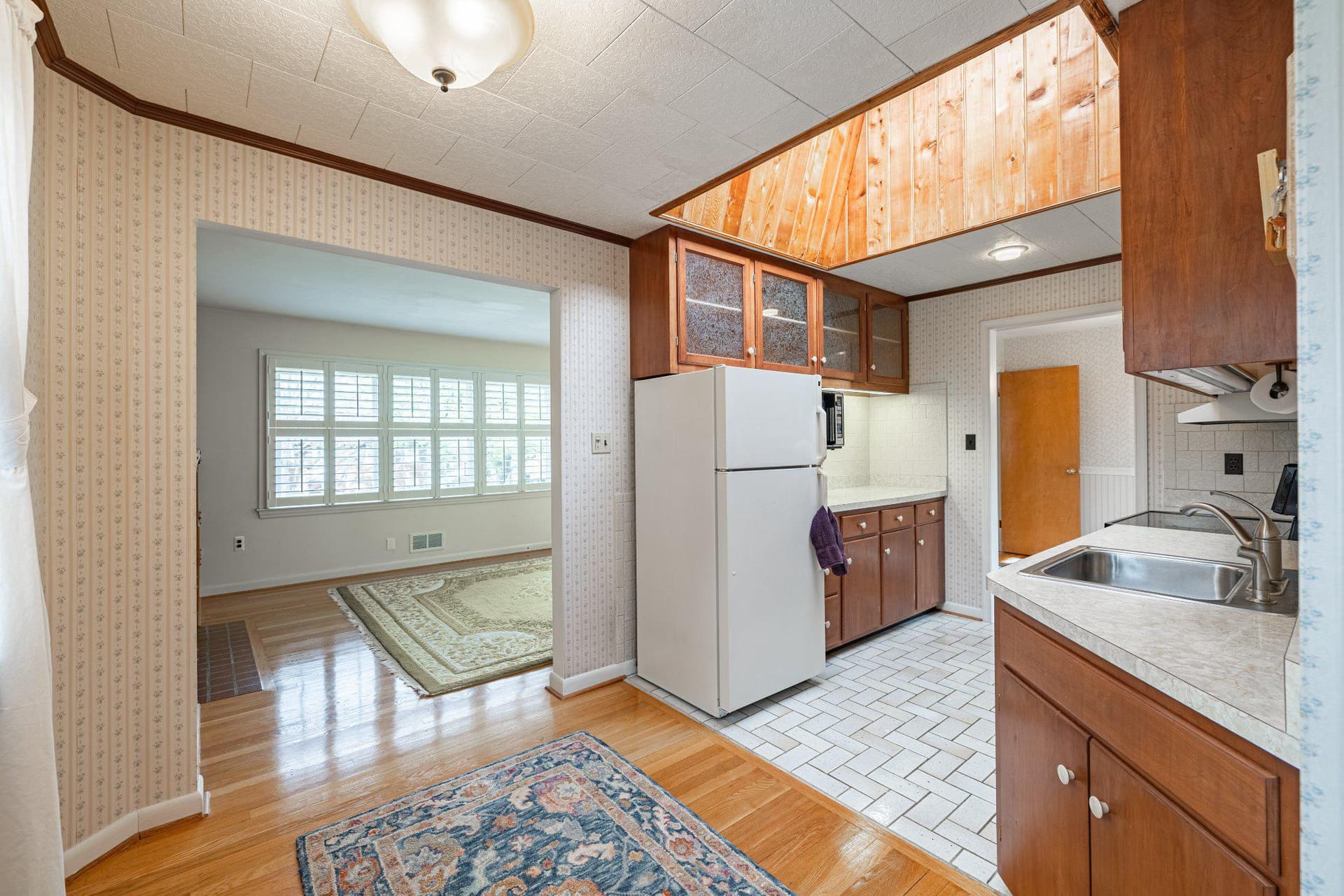 10904 Fleetwood Drive photo 13