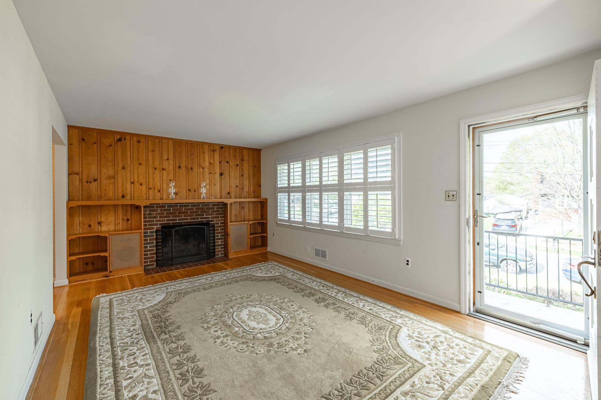 10904 Fleetwood Drive photo 5