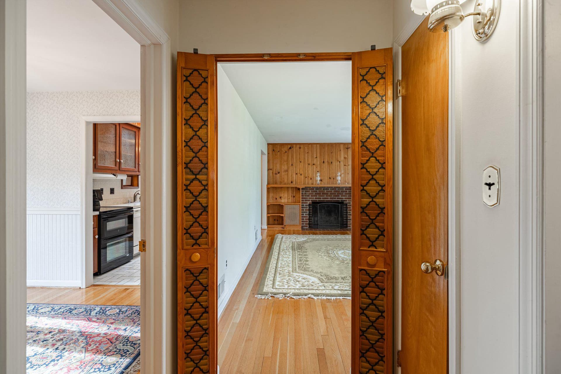10904 Fleetwood Drive photo 6