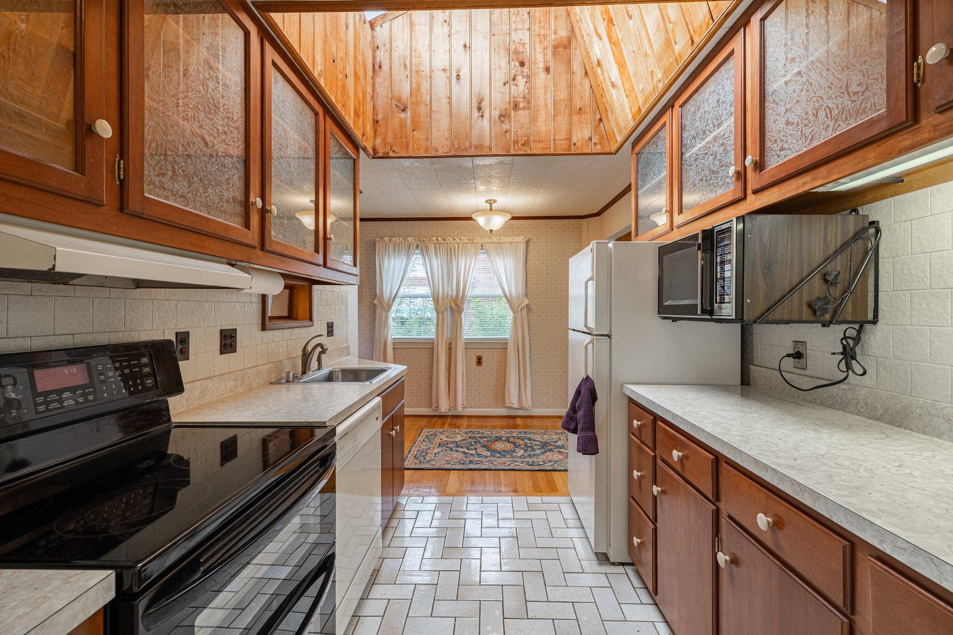 10904 Fleetwood Drive photo 9