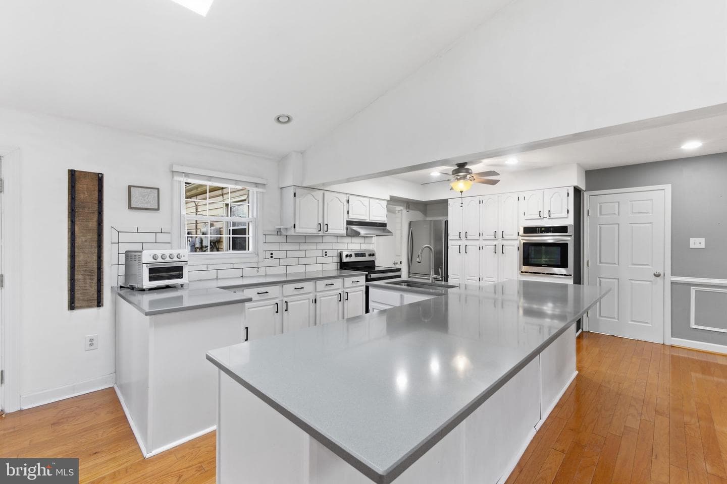 12801 Hadley Lane photo 9