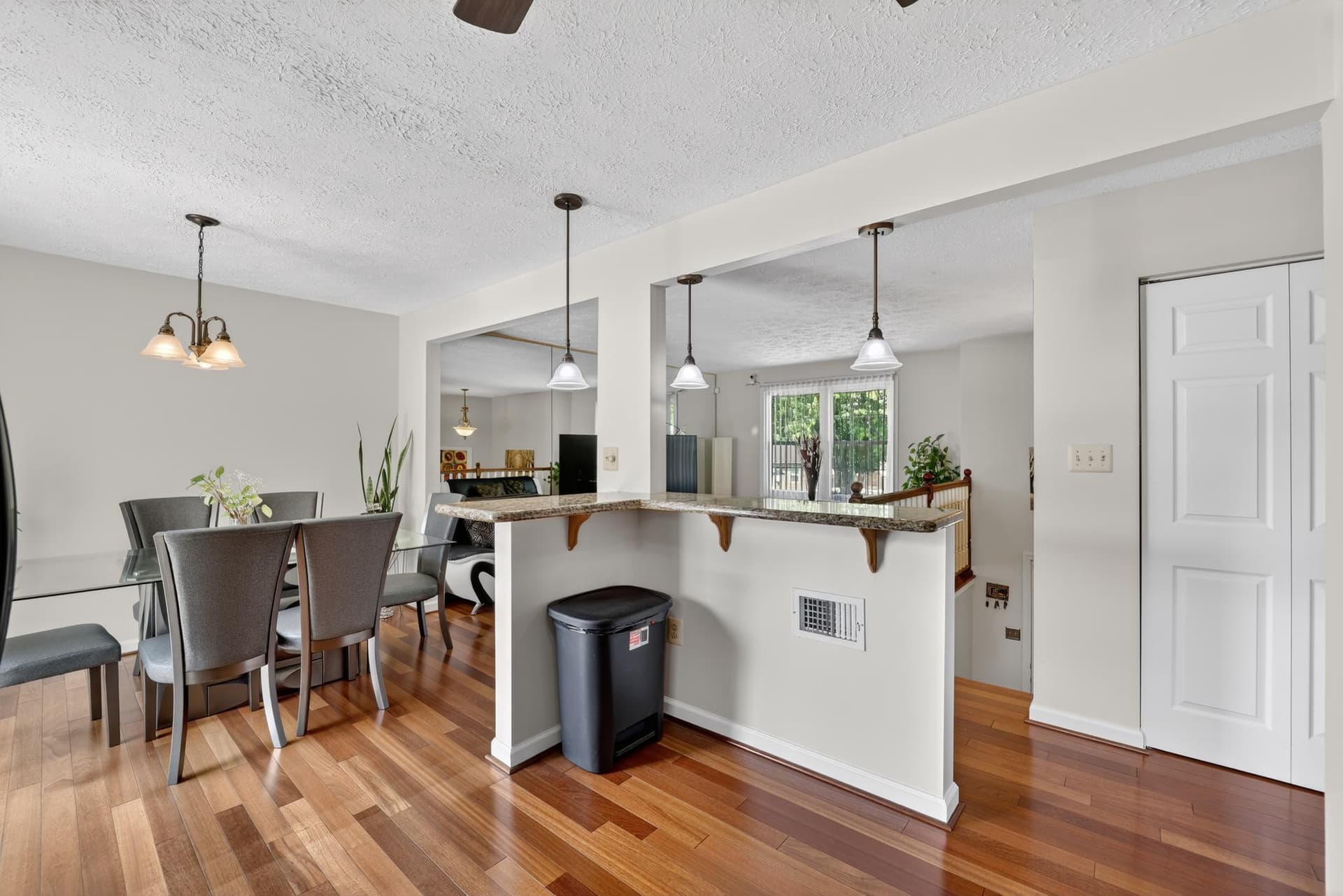 1404 Robert Lewis Avenue photo 4