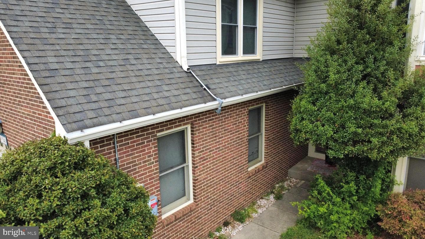 9348 Creekview Drive photo 11