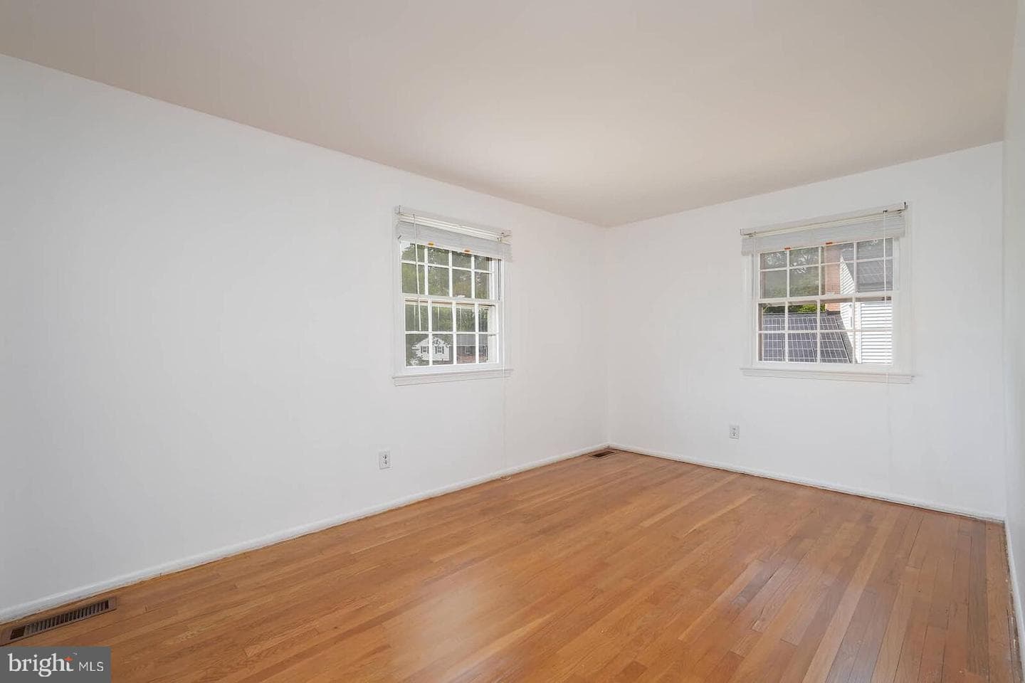 4 Thurston Drive photo 18