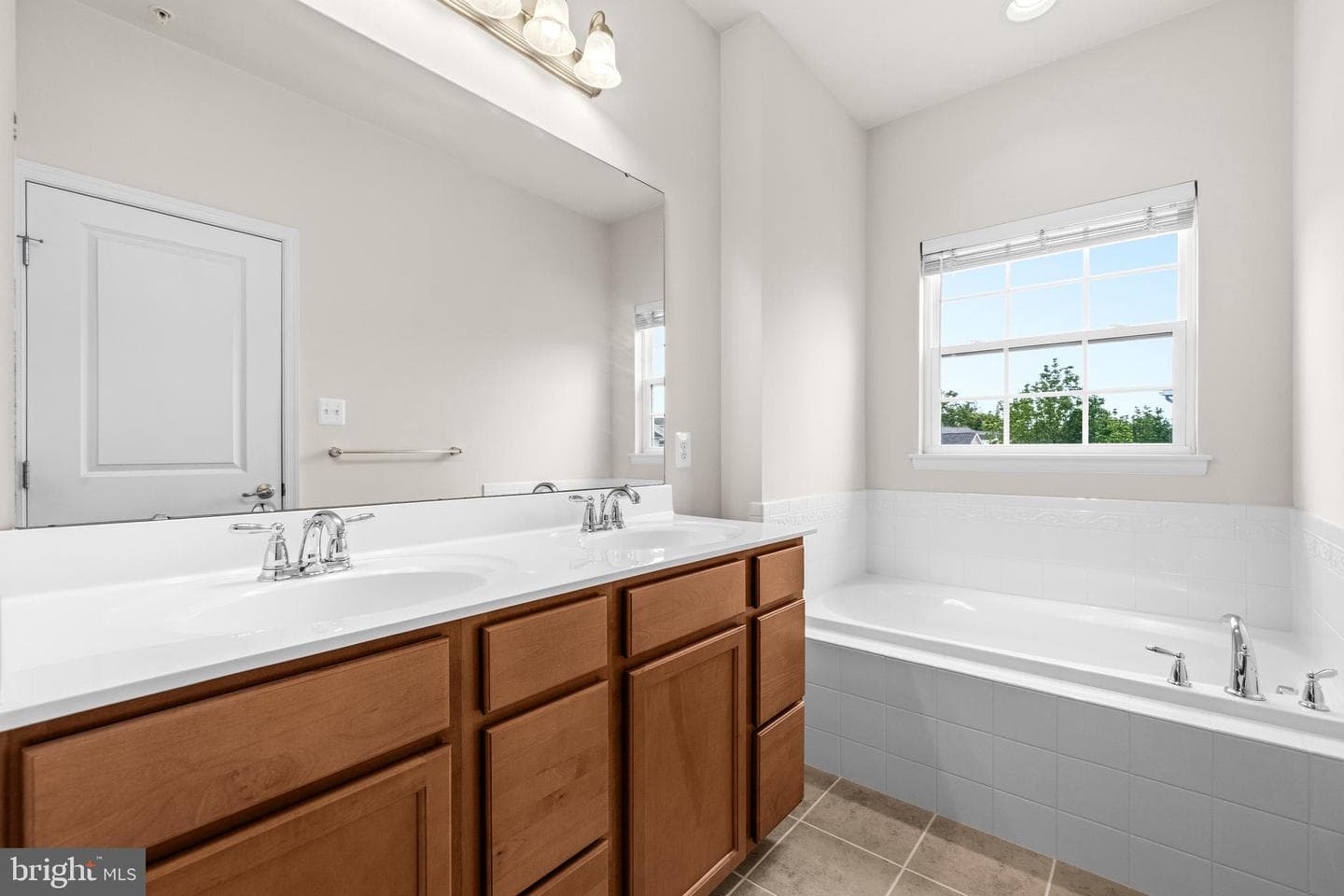 14913 Rockcastle Street photo 24