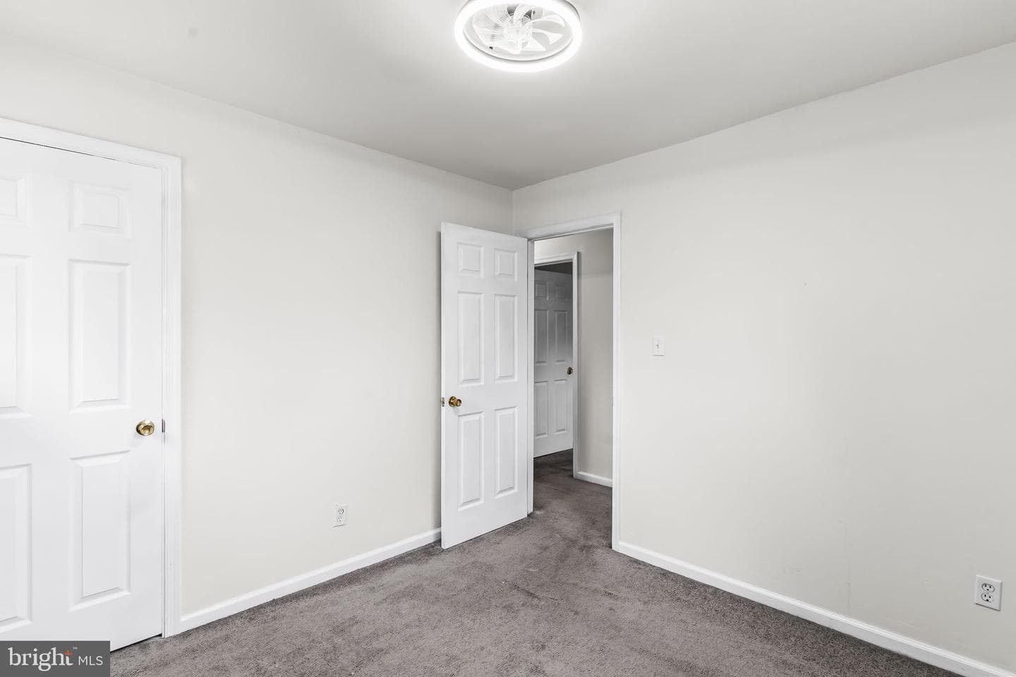 8714 Oakdale Street photo 12