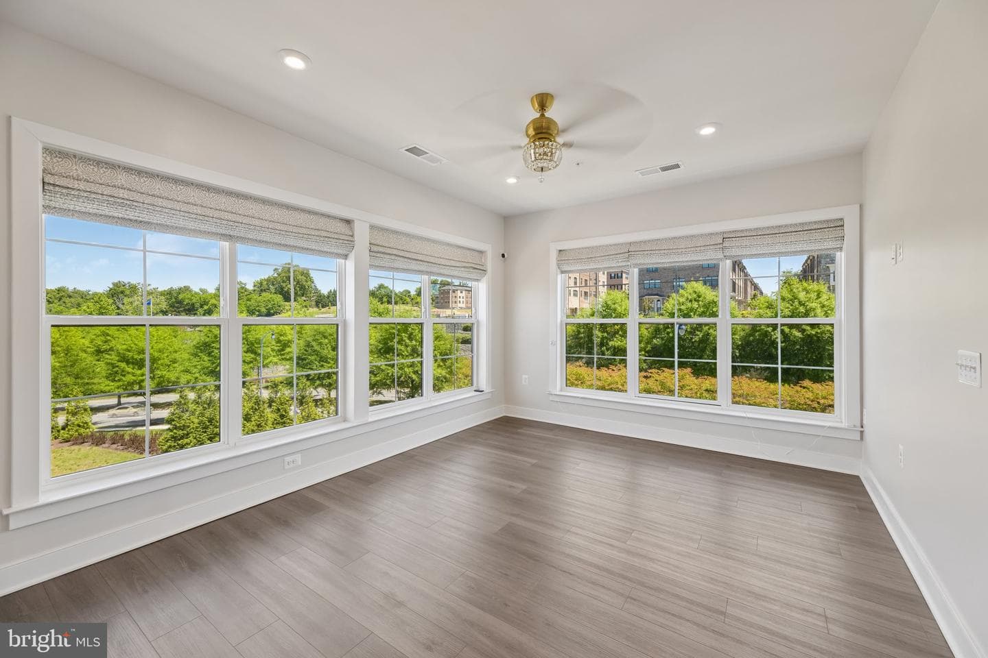 104 Saint Ives Place #402 photo 11