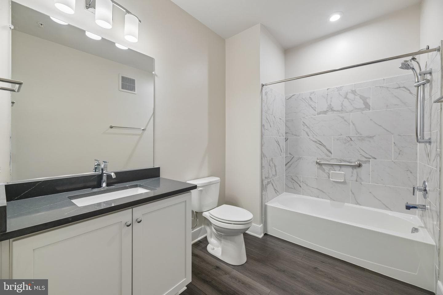 104 Saint Ives Place #402 photo 25