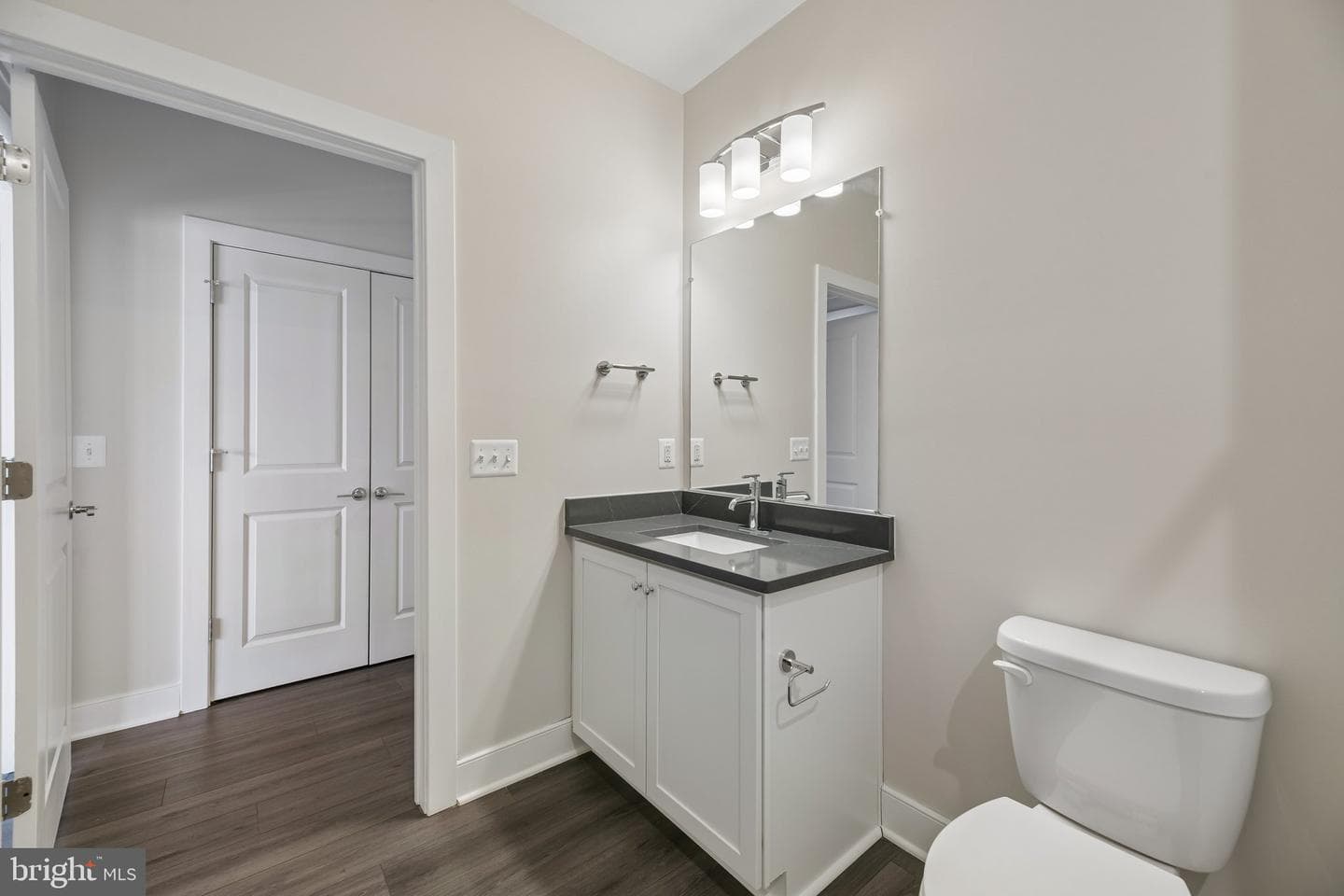 104 Saint Ives Place #402 photo 26